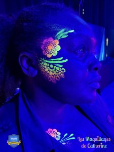 Site_24_Maquillage_fluo4.a755d98